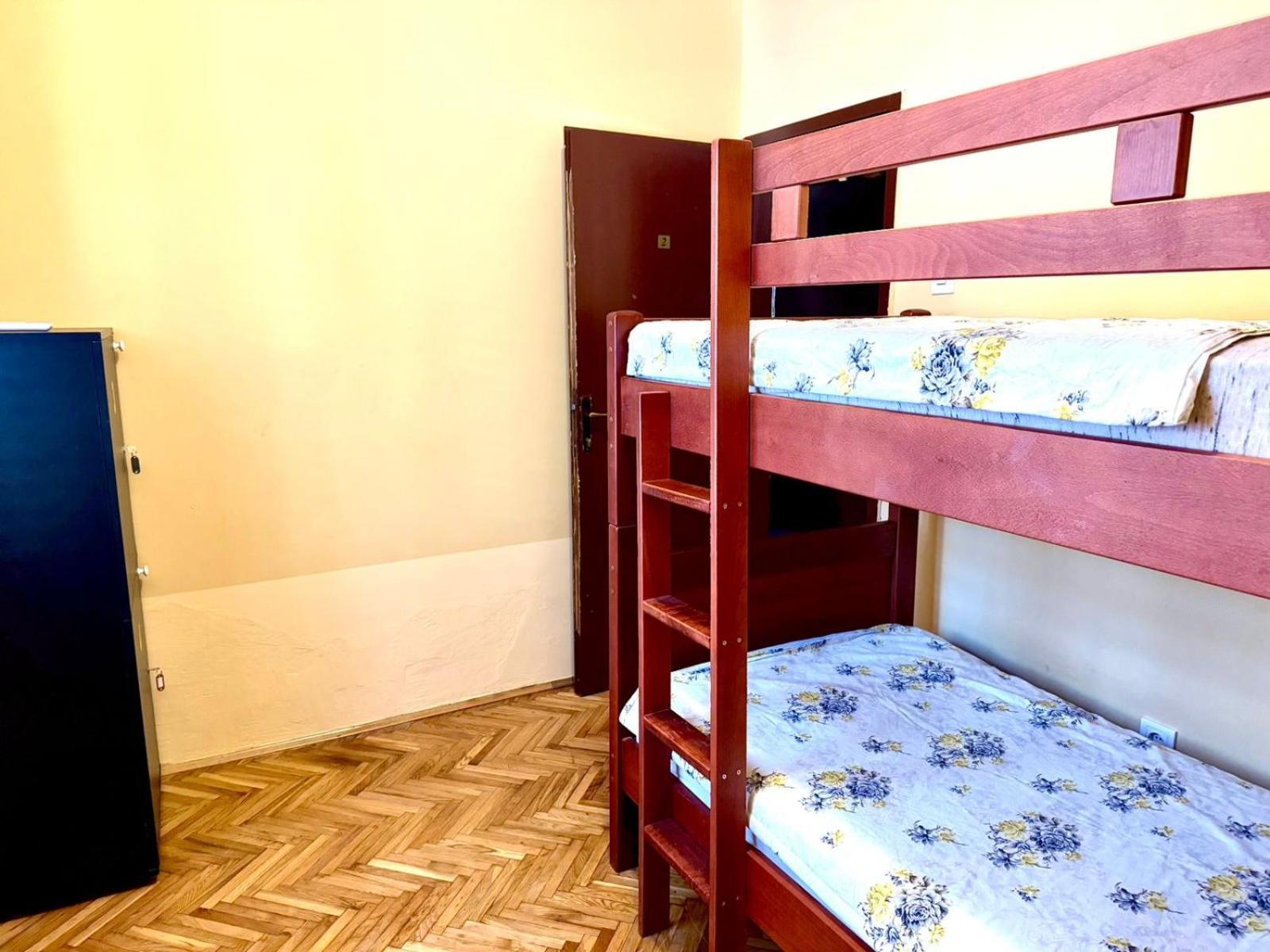 Kotorhostelito Buitenkant foto