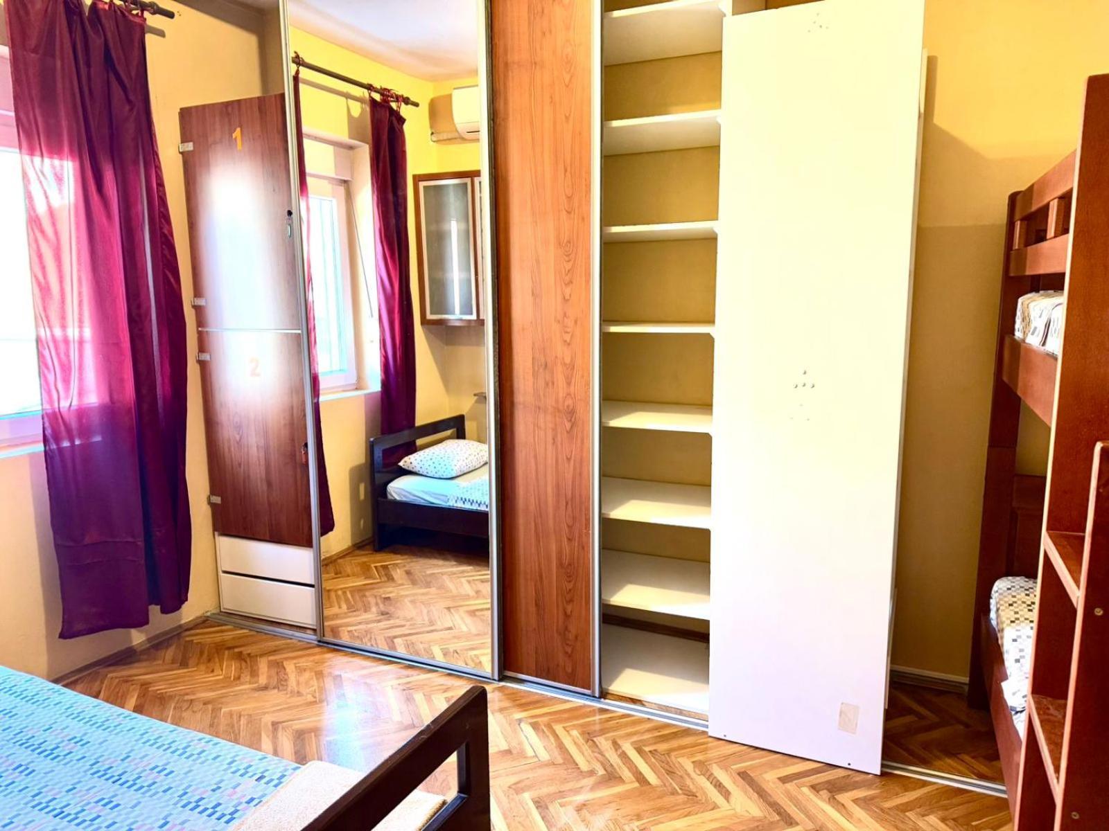Kotorhostelito Buitenkant foto