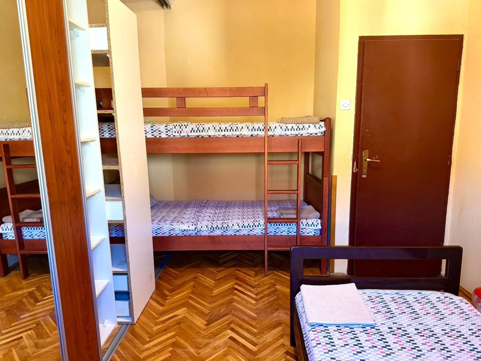 Kotorhostelito Buitenkant foto